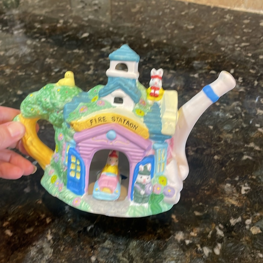 Easter ceramic Tea Pot!! - Picture 2 of 6